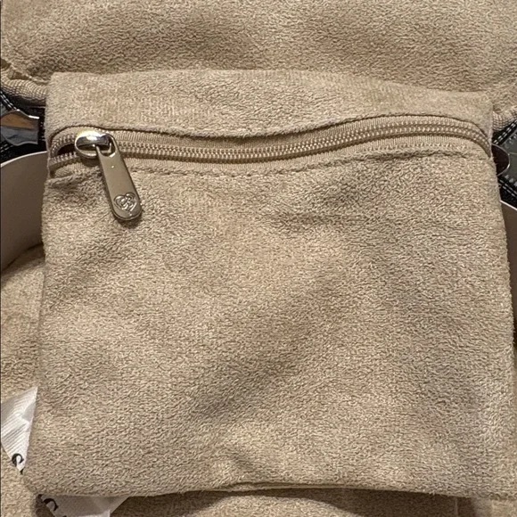 Brighton Black Cosmetic Case with Red Heart Motif - Picture 6 of 7